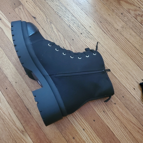 Single shoe, size 13w Right boot only - Picture 4 of 4